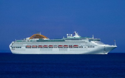 ULTIMATE CRUISE PACKING GUIDE: TOP TIPS AND CHECKLISTS 2025
